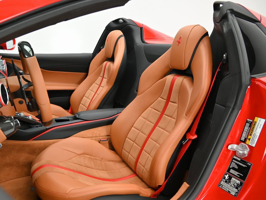 Used 2022 Ferrari 812 GTS image 15