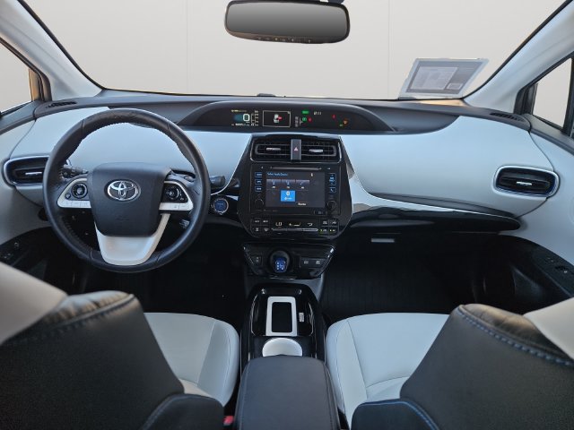 Used 2016 Toyota Prius Four Touring FWD image 17