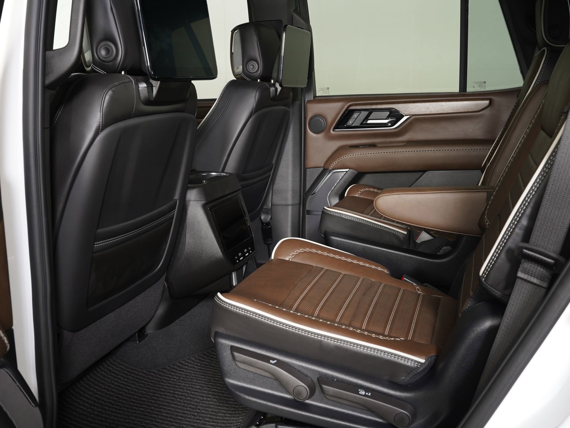 Used 2026 GMC Yukon Denali Ultimate AWD/4WD image 15