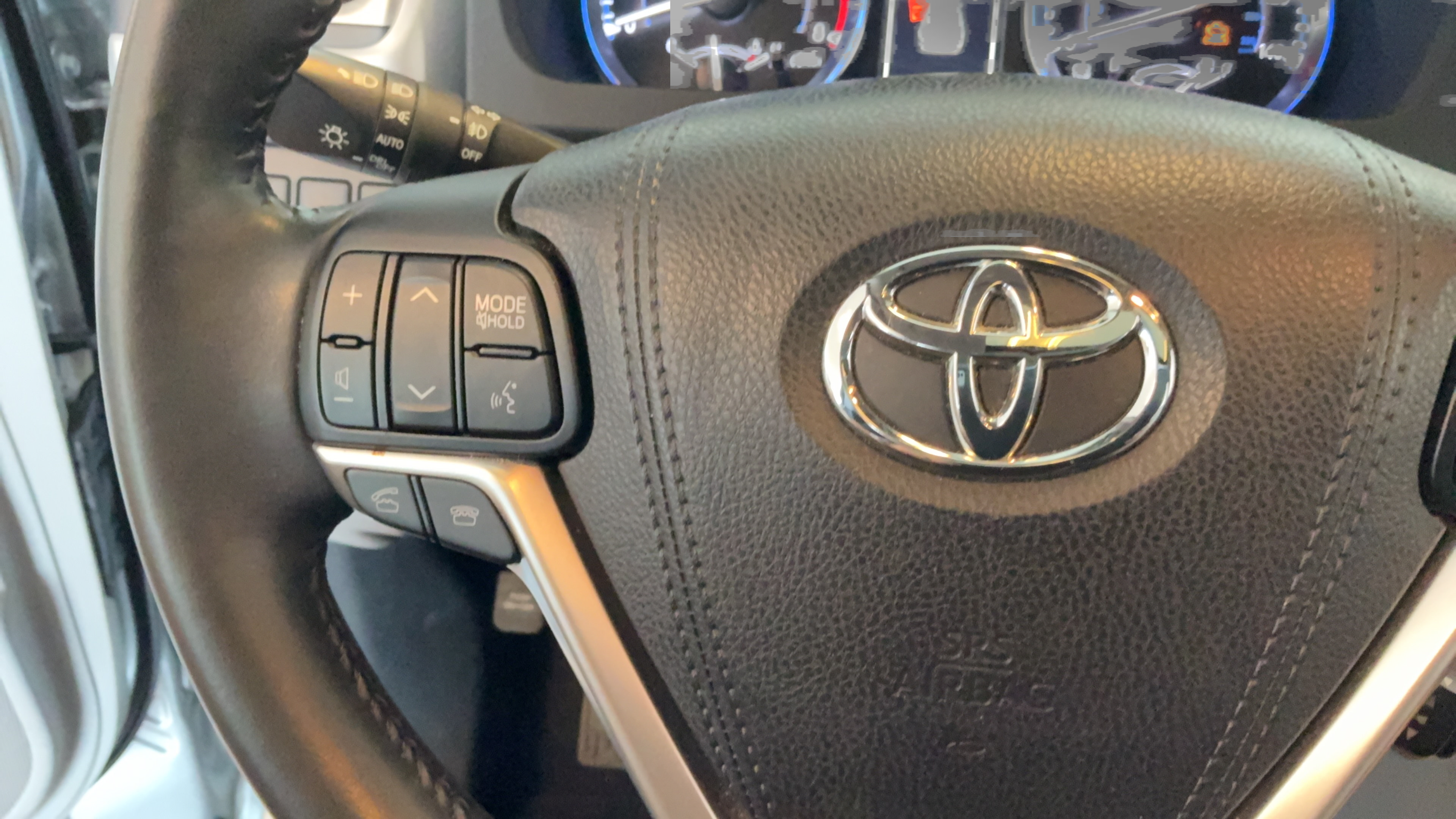 Used 2015 Toyota Highlander XLE AWD/4WD image 17
