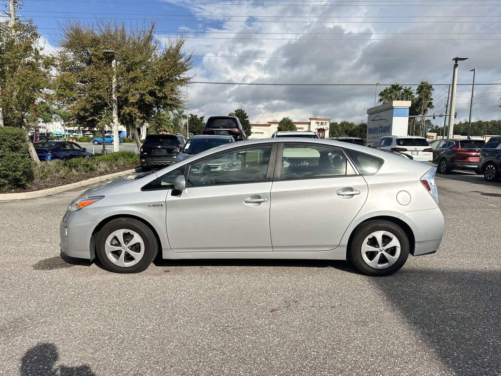 Used 2015 Toyota Prius Four FWD image 3