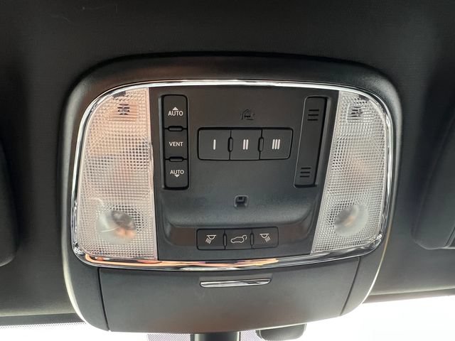 Used 2020 Jeep Grand Cherokee Limited AWD/4WD image 33
