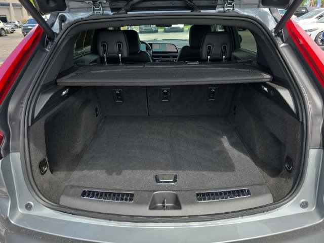 Used 2025 Cadillac XT4 Premium Luxury FWD image 31