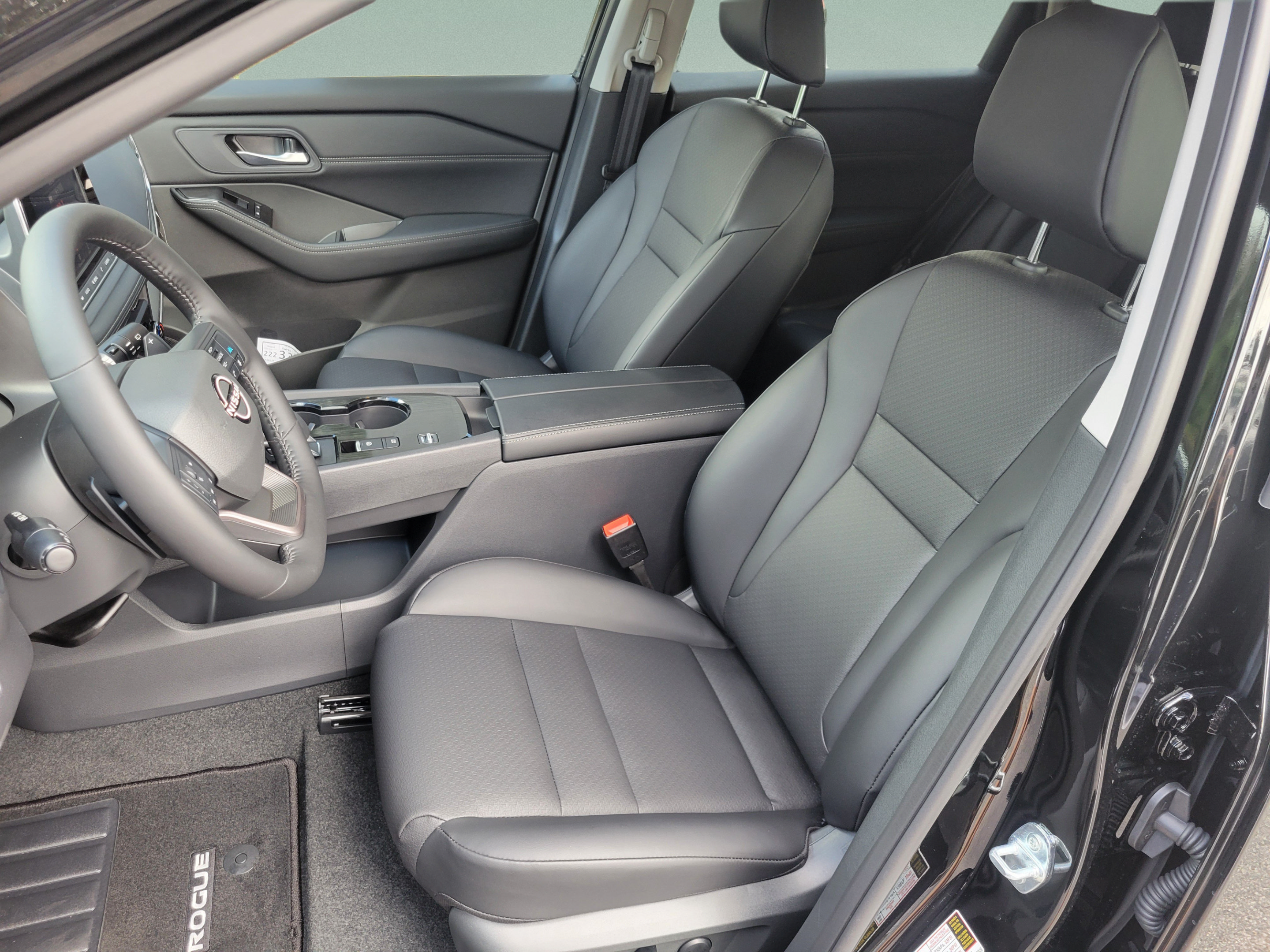 New 2026 Nissan Rogue Dark Armor FWD image 17