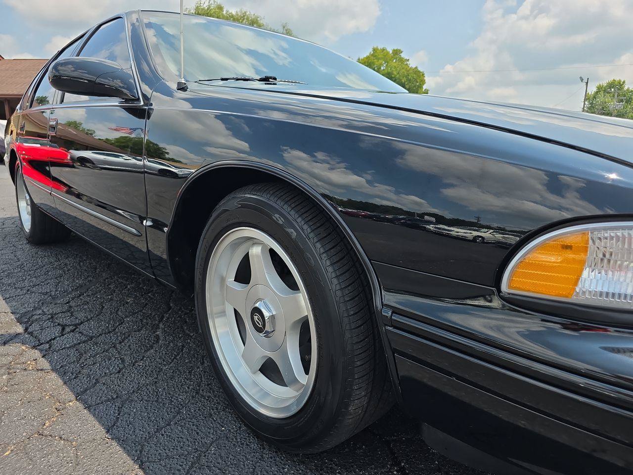 Used 1996 Chevrolet Impala SS RWD image 37