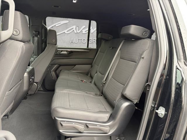 Used 2025 Chevrolet Suburban LS image 22