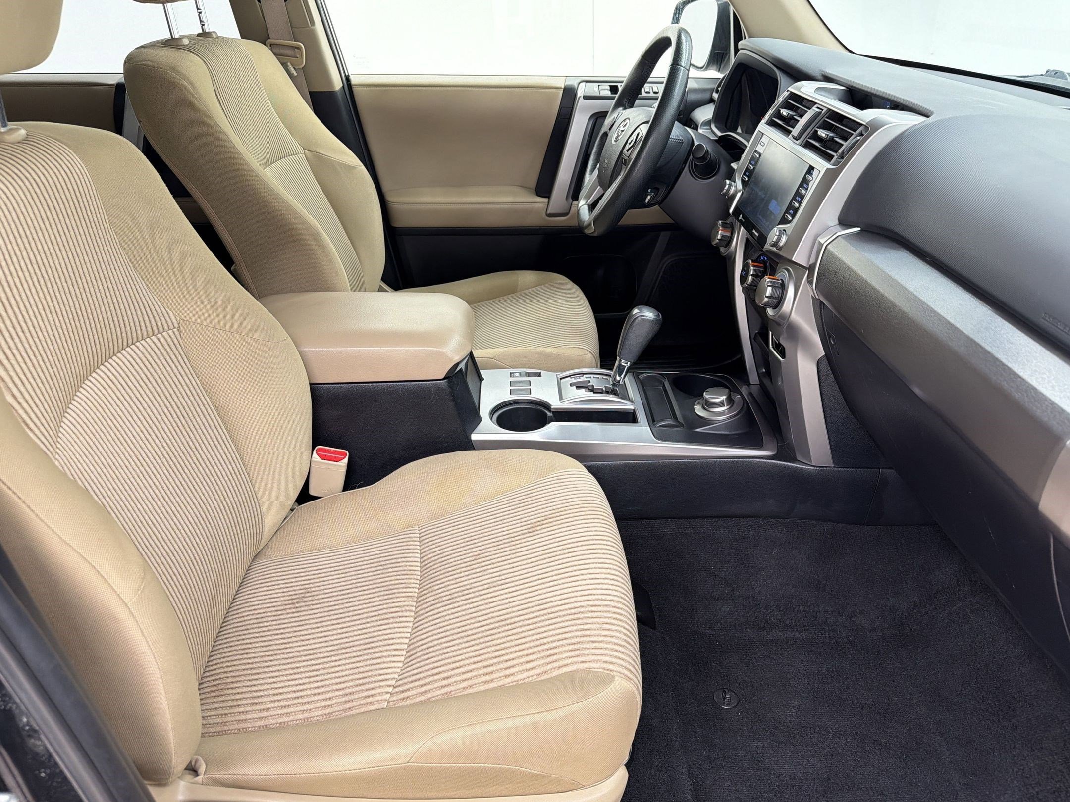 Used 2022 Toyota 4Runner SR5 AWD/4WD image 28