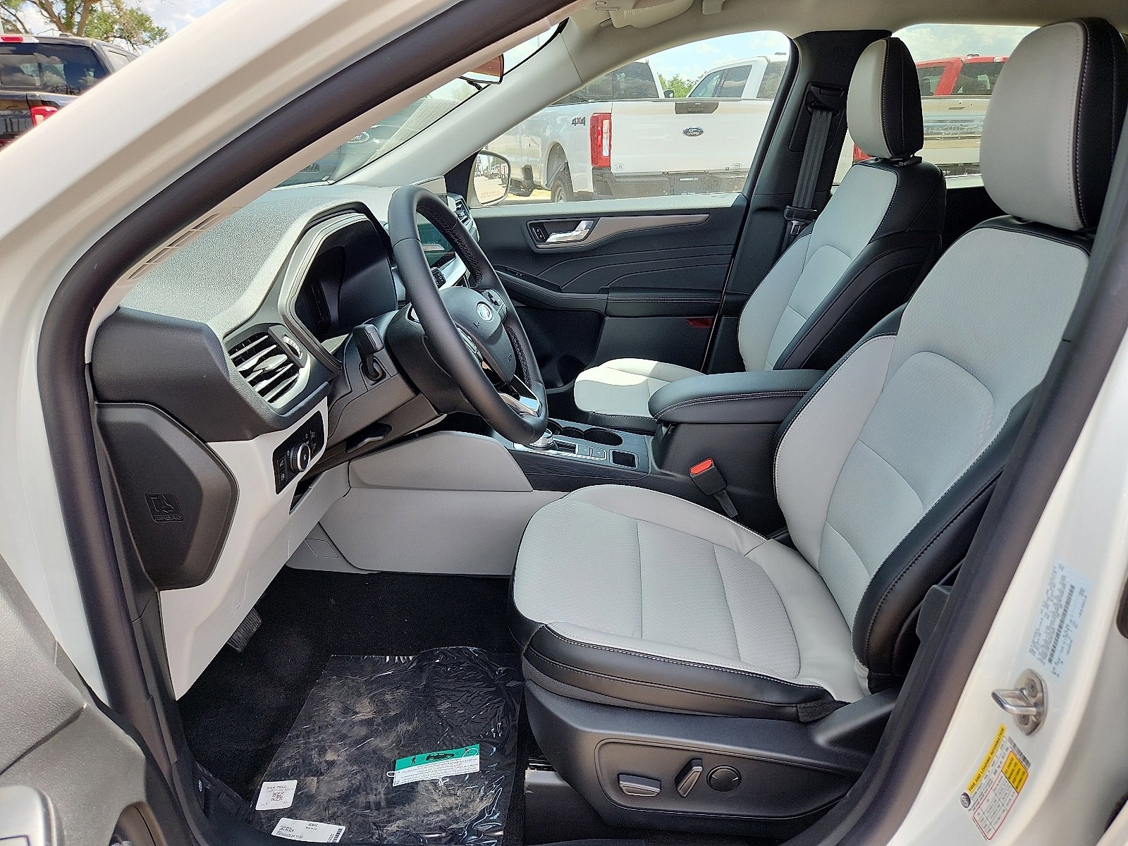 New 2025 Ford Escape SE image 11