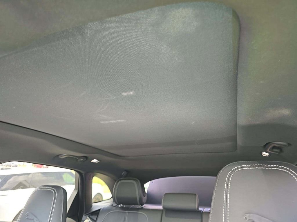 Used 2025 Jaguar F-PACE R-Dynamic S image 13