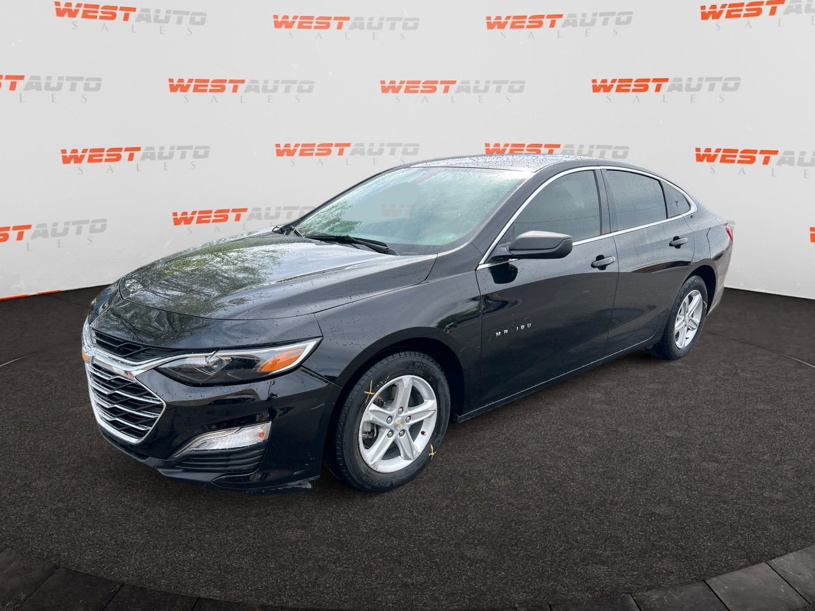 Used 2022 Chevrolet Malibu LS FWD image 1