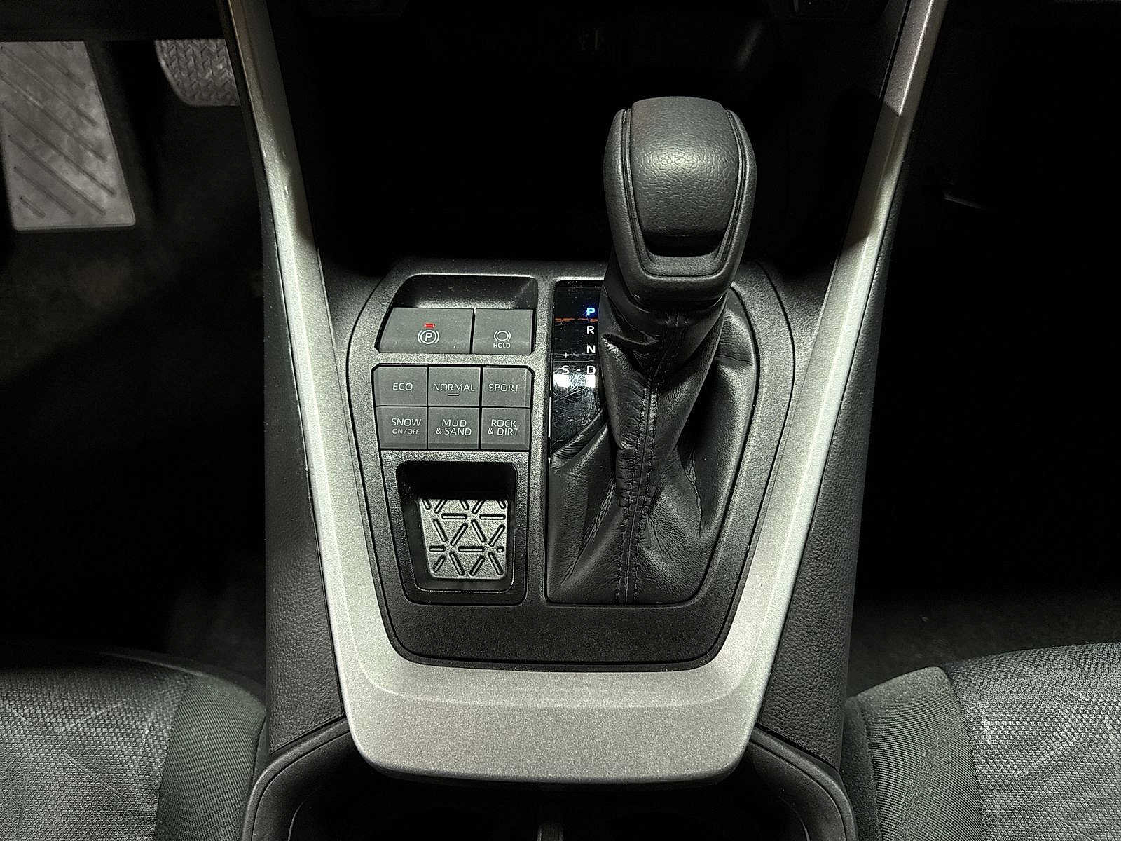Certified 2025 Toyota RAV4 XLE AWD/4WD image 30