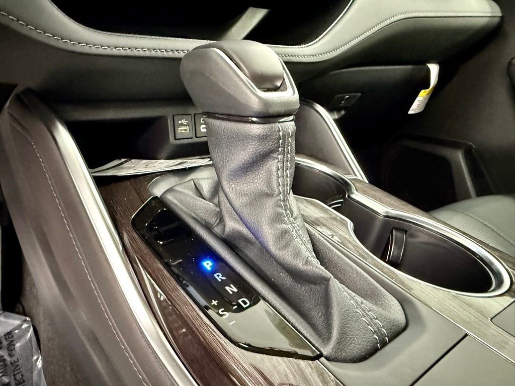 Used 2026 Toyota Highlander Platinum image 29