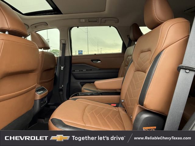 Used 2022 Nissan Pathfinder Platinum w/ Cargo Package FWD image 34