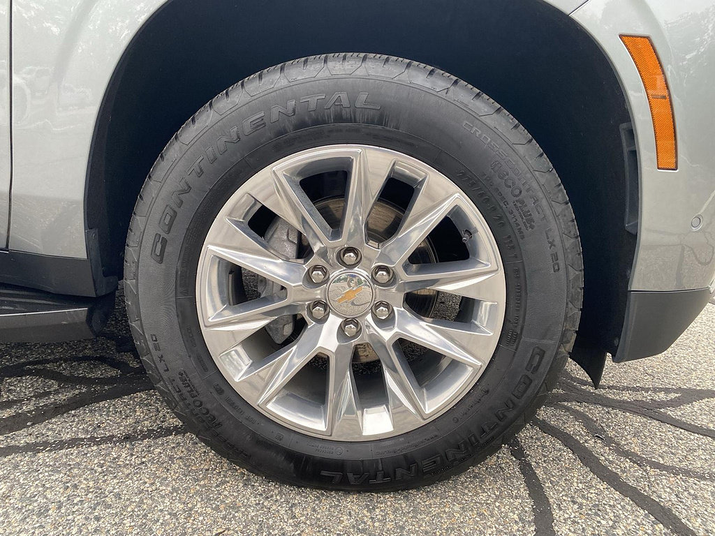 Certified 2026 Chevrolet Suburban Premier AWD/4WD image 8