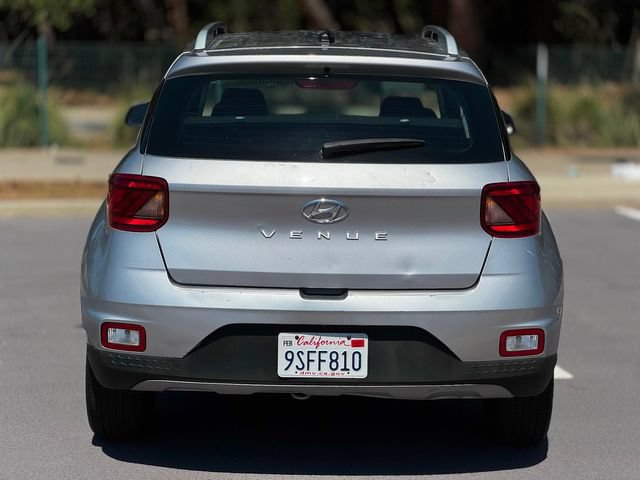 Used 2025 Hyundai Venue SEL FWD image 15