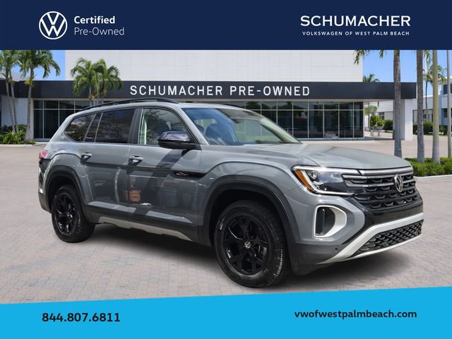 Certified 2025 Volkswagen Atlas Peak Edition SE image 1