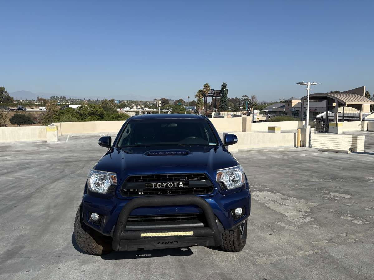 Used 2015 Toyota Tacoma 4x4 Double Cab w/ TRD Sport Package image 5