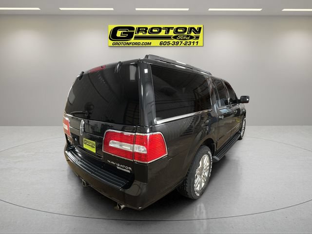 Used 2013 Lincoln Navigator L 4WD image 4