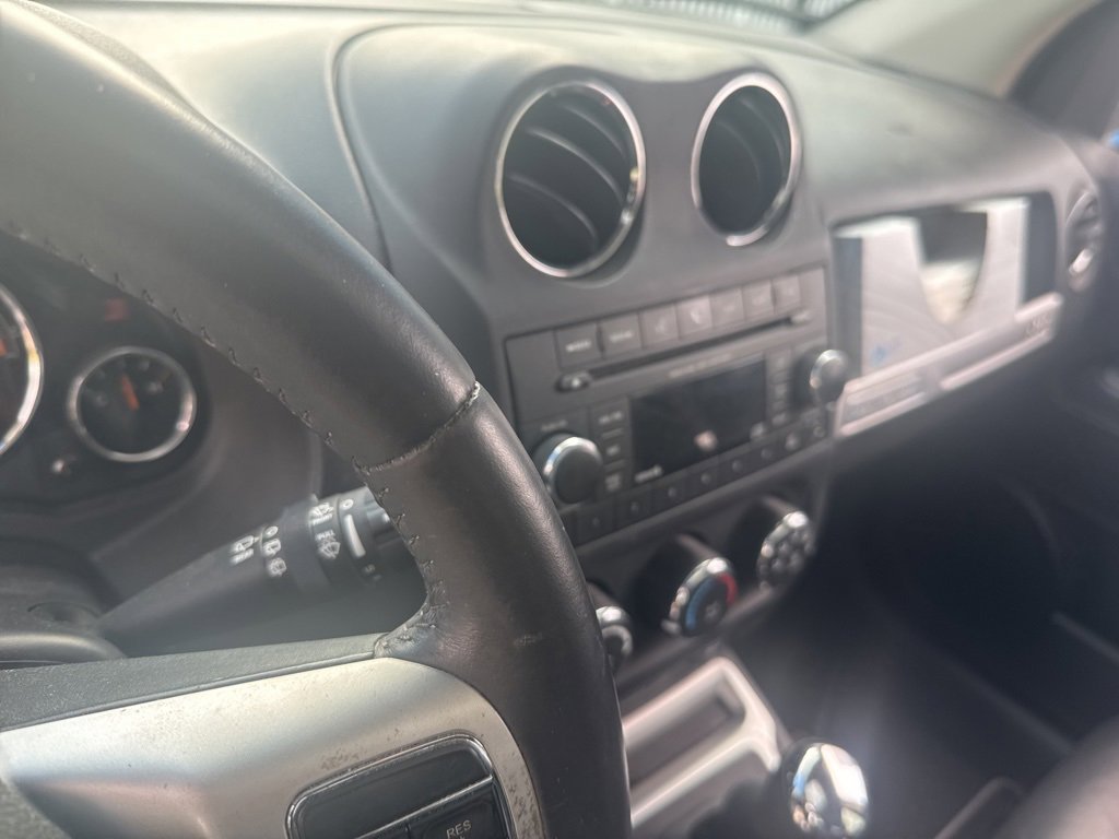 Used 2015 Jeep Compass High Altitude image 14