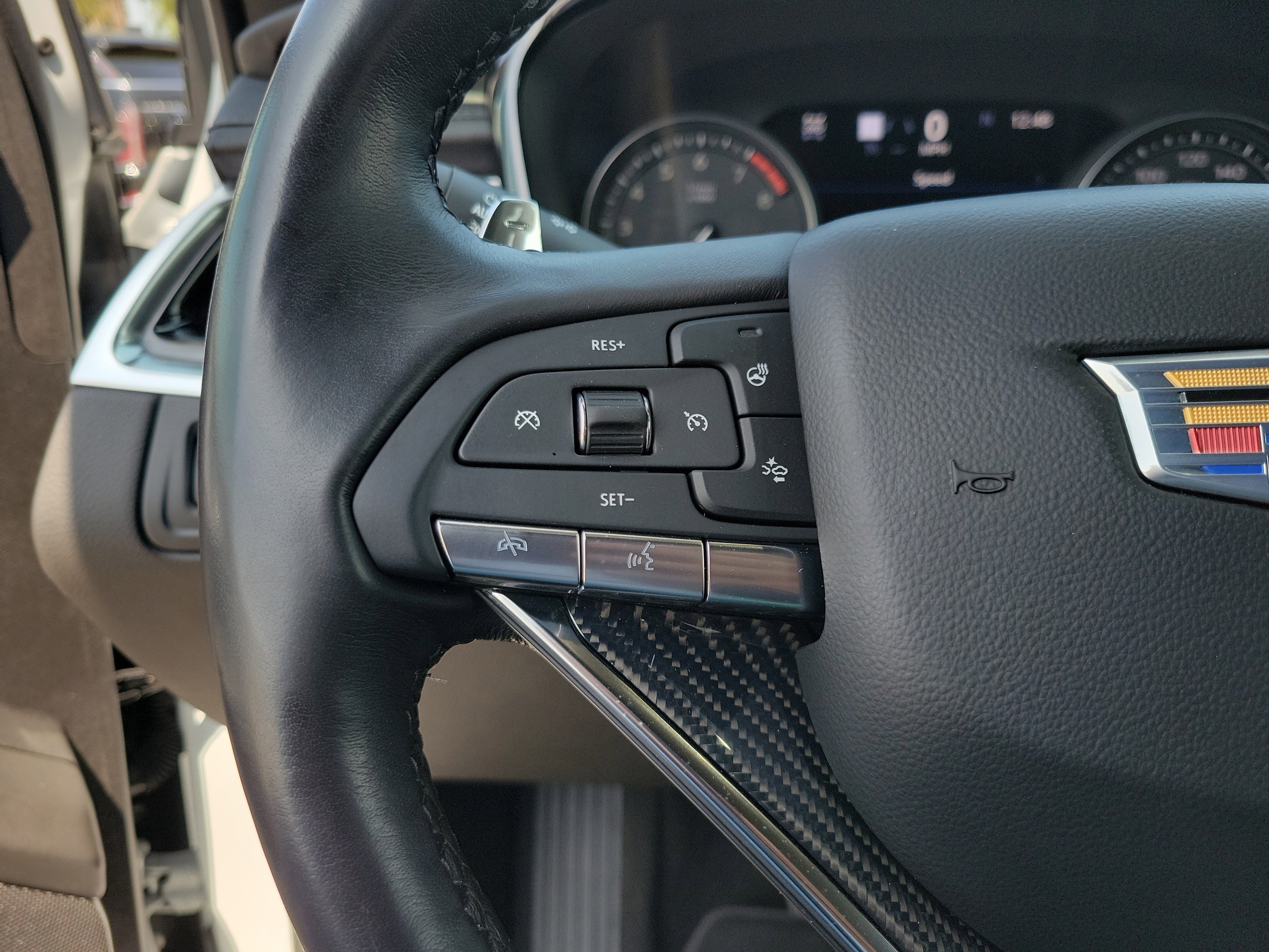 Certified 2024 Cadillac XT6 Sport w/ LPO, Onyx Lite Package image 31