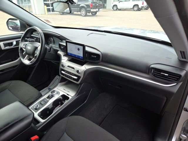 Used 2022 Ford Explorer XLT image 33