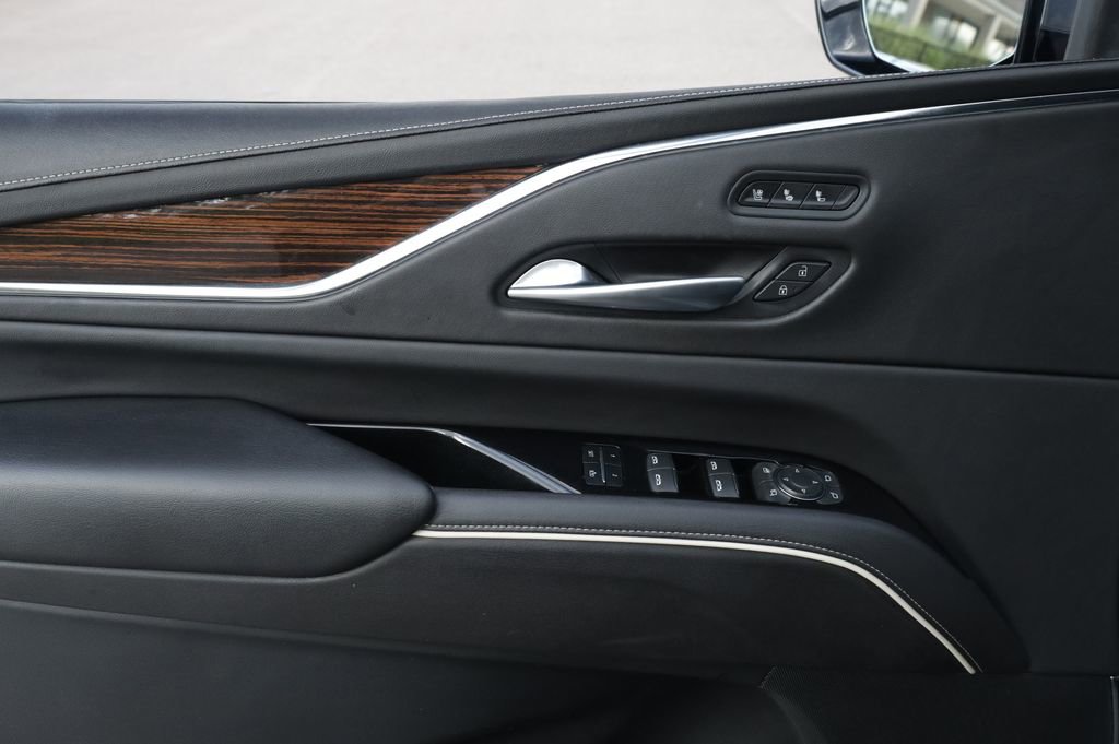 Used 2021 Cadillac Escalade Premium Luxury w/ LPO, Illumination Package image 33