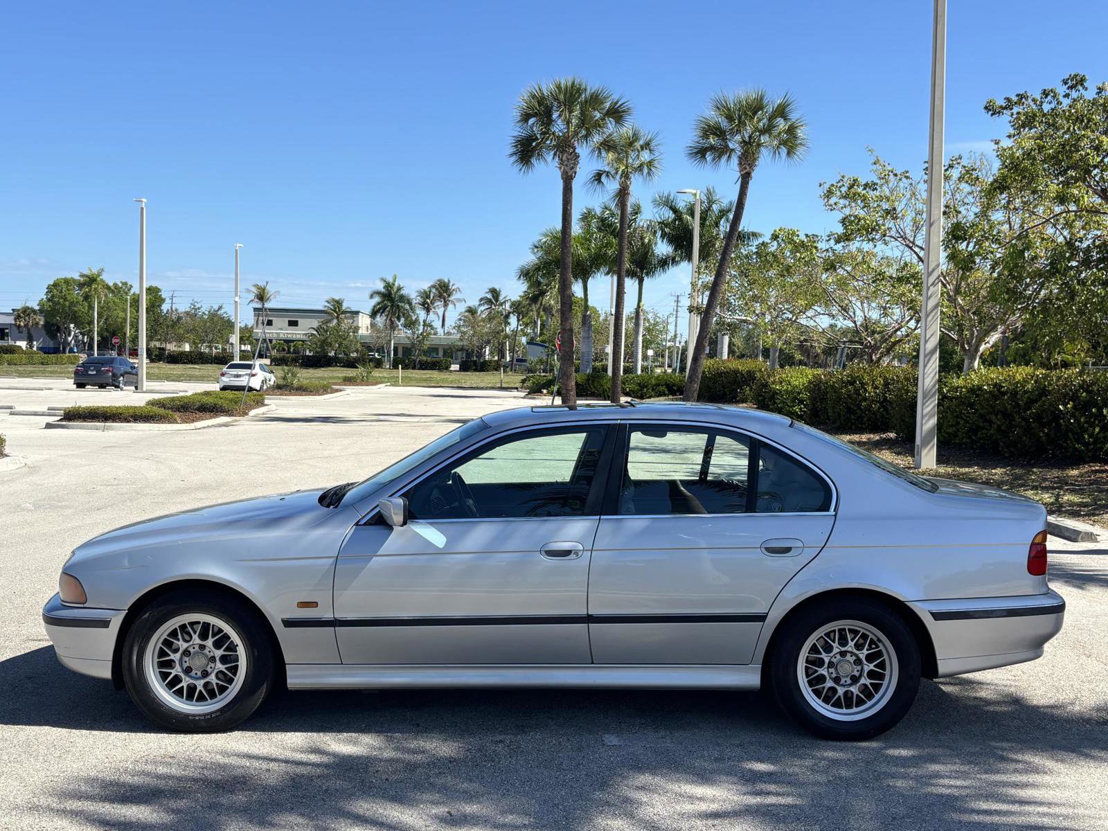 Used 1999 BMW 528i Sedan RWD image 9