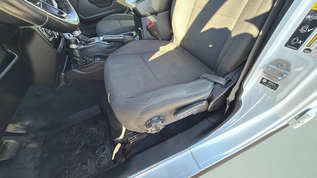 Used 2021 Jeep Gladiator Willys image 32