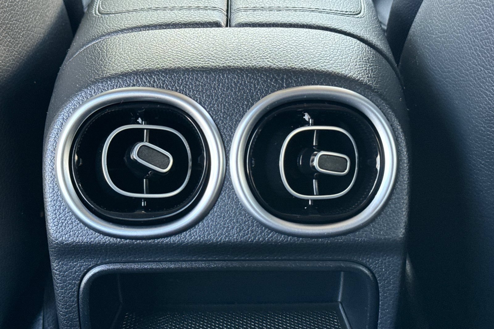 Used 2024 Mercedes-Benz C 300 4MATIC Sedan image 39