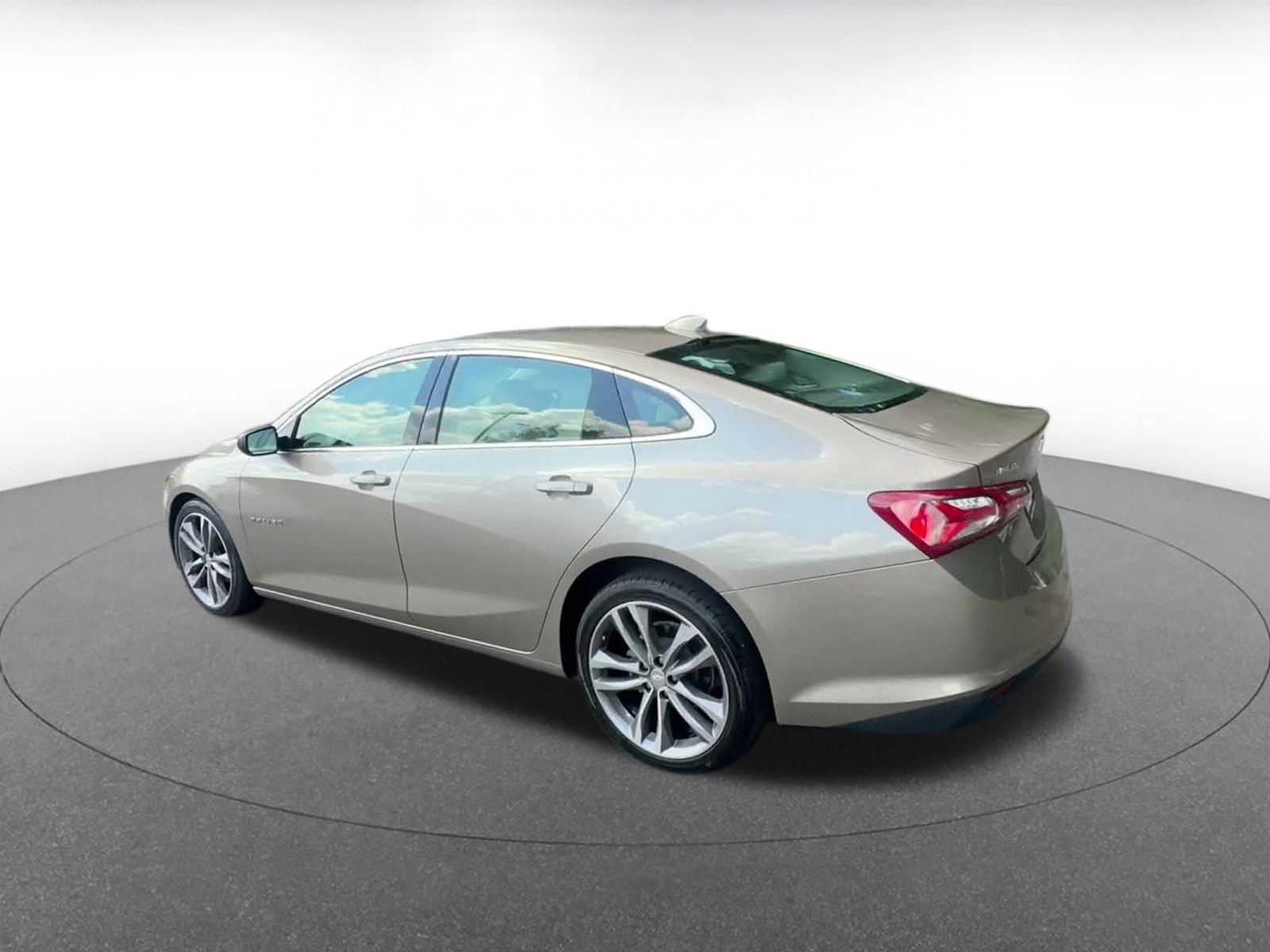 Used 2024 Chevrolet Malibu LT image 10