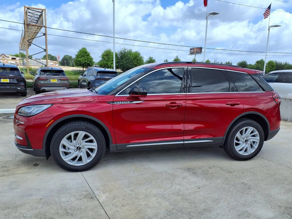 Used 2026 Lincoln Corsair Premiere FWD image 3