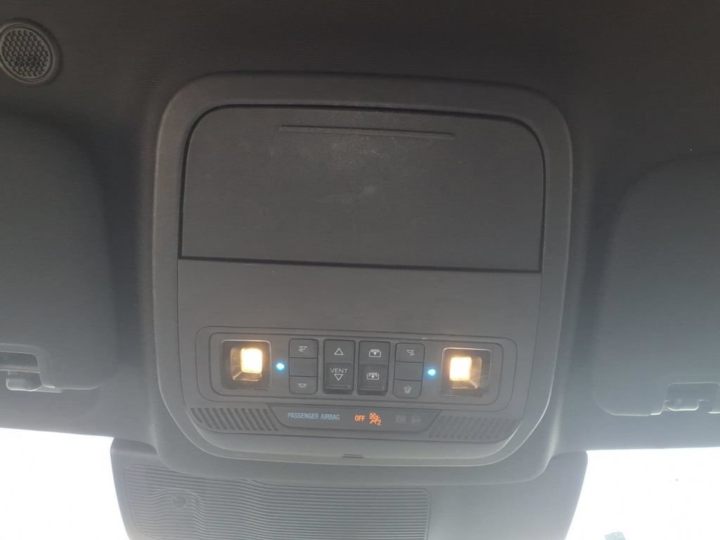 Used 2020 Ford Explorer XLT w/ Equipment Group 202A AWD/4WD image 22