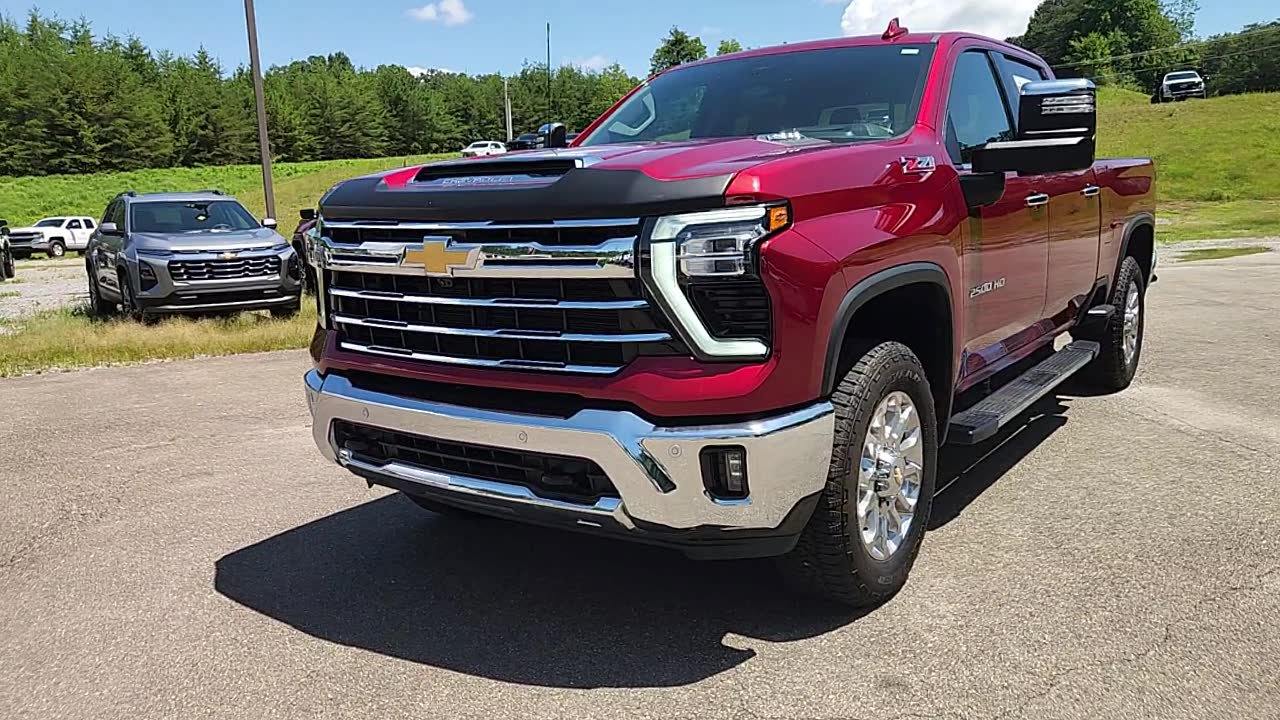 Used 2024 Chevrolet Silverado 2500 LTZ w/ LTZ Premium Package AWD/4WD image 9