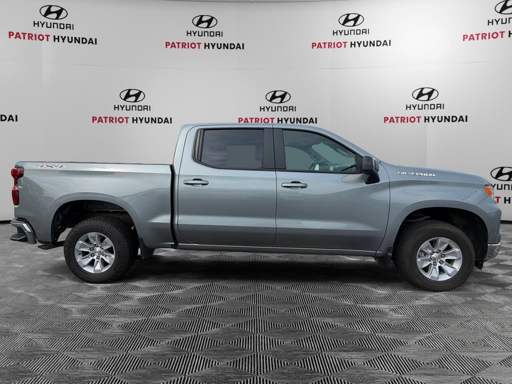Used 2025 Chevrolet Silverado 1500 LT AWD/4WD image 2