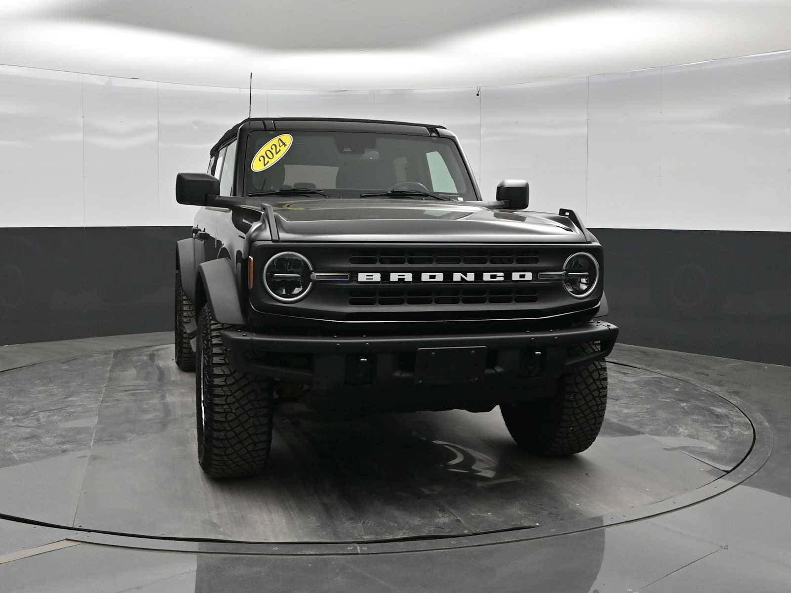 Used 2024 Ford Bronco Black Diamond w/ Sasquatch Package AWD/4WD video 2
