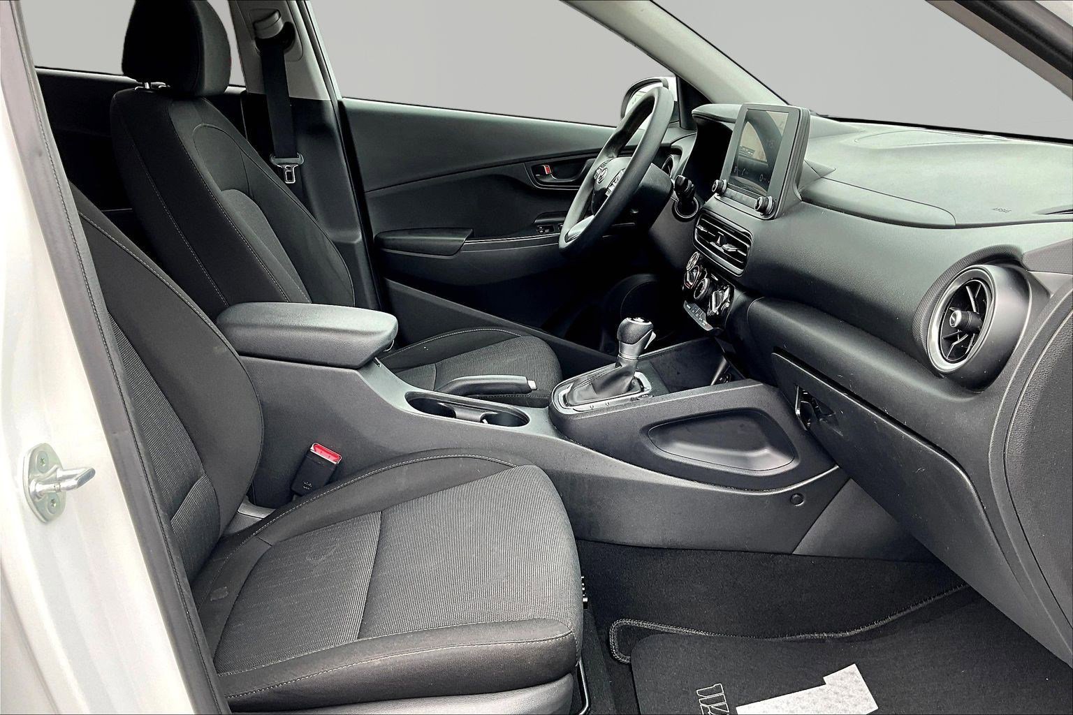 Used 2022 Hyundai Kona SEL image 29