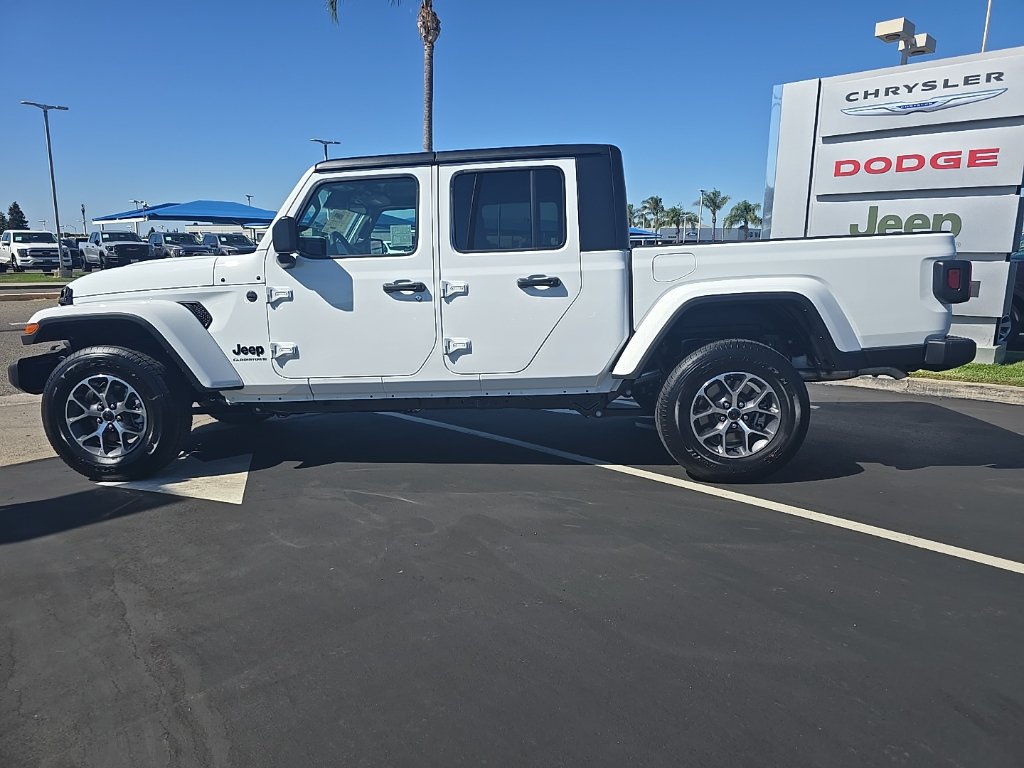 New 2025 Jeep Gladiator Sport AWD/4WD image 19
