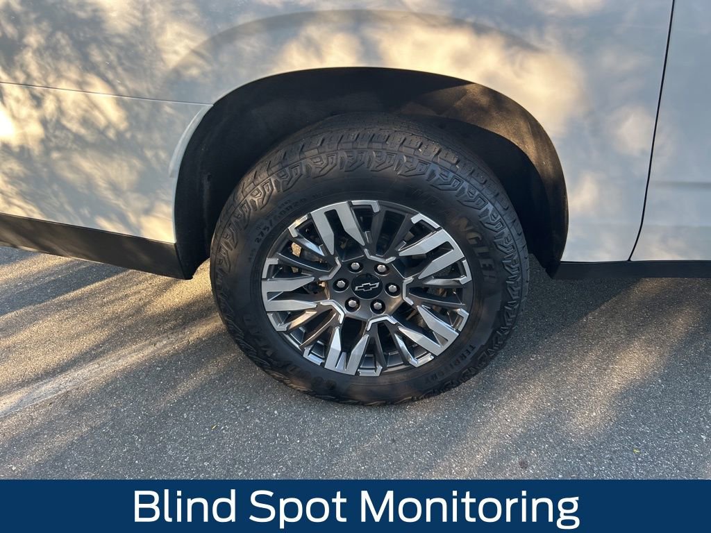 Certified 2025 Chevrolet Suburban Z71 image 7