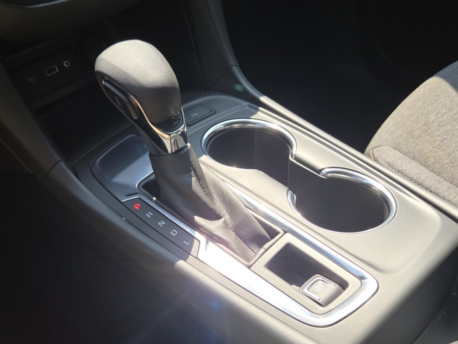 Used 2024 Chevrolet Equinox LT w/ LPO, Floor Liner Package FWD image 33