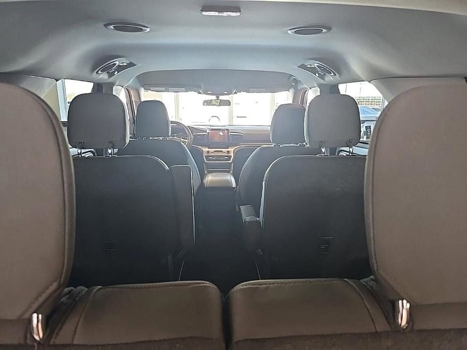 Used 2024 Ford Explorer XLT w/ Class IV Trailer Tow Package image 30