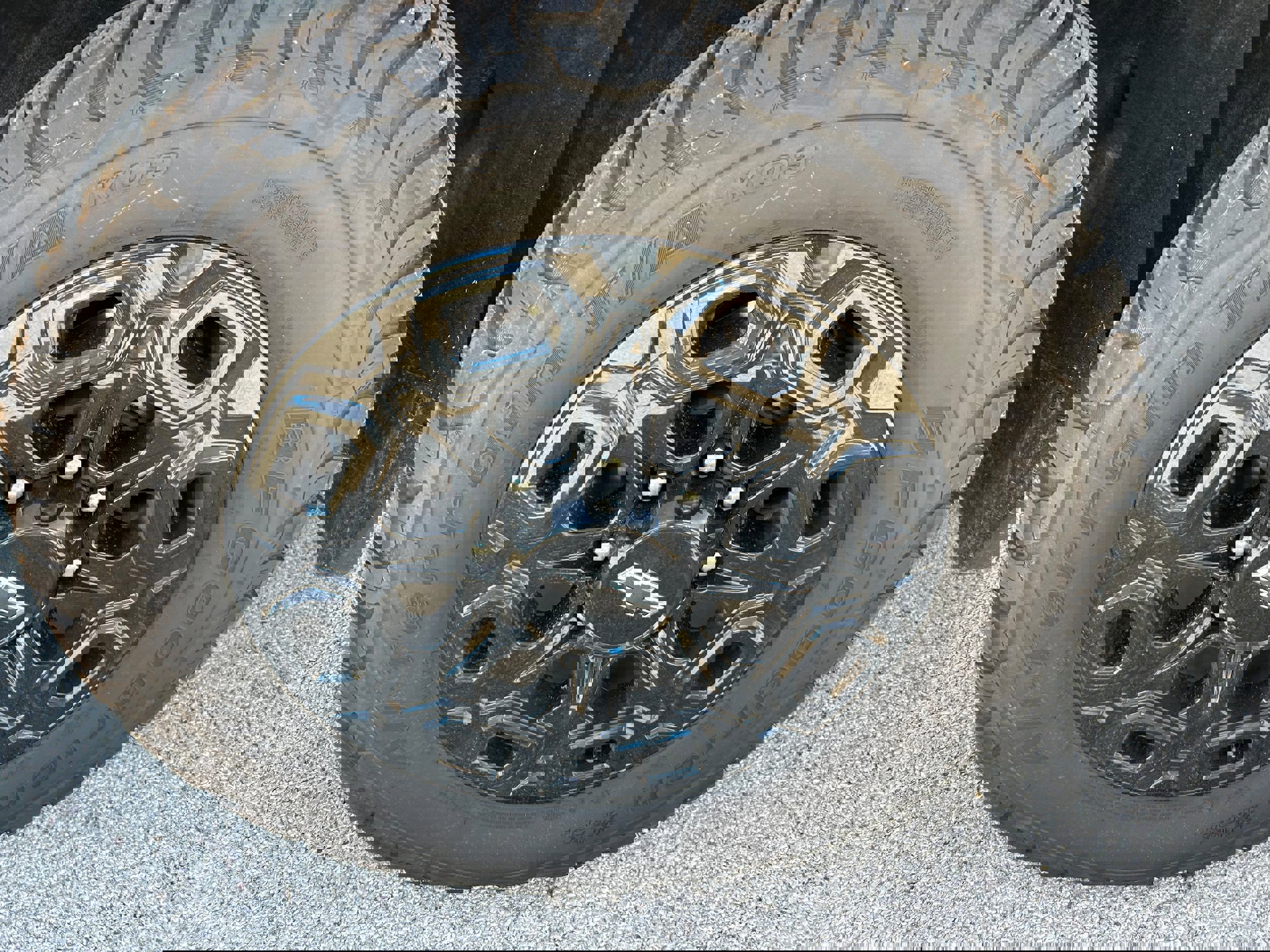 Used 2024 Chevrolet Silverado 2500 LTZ w/ LTZ Plus Package image 9