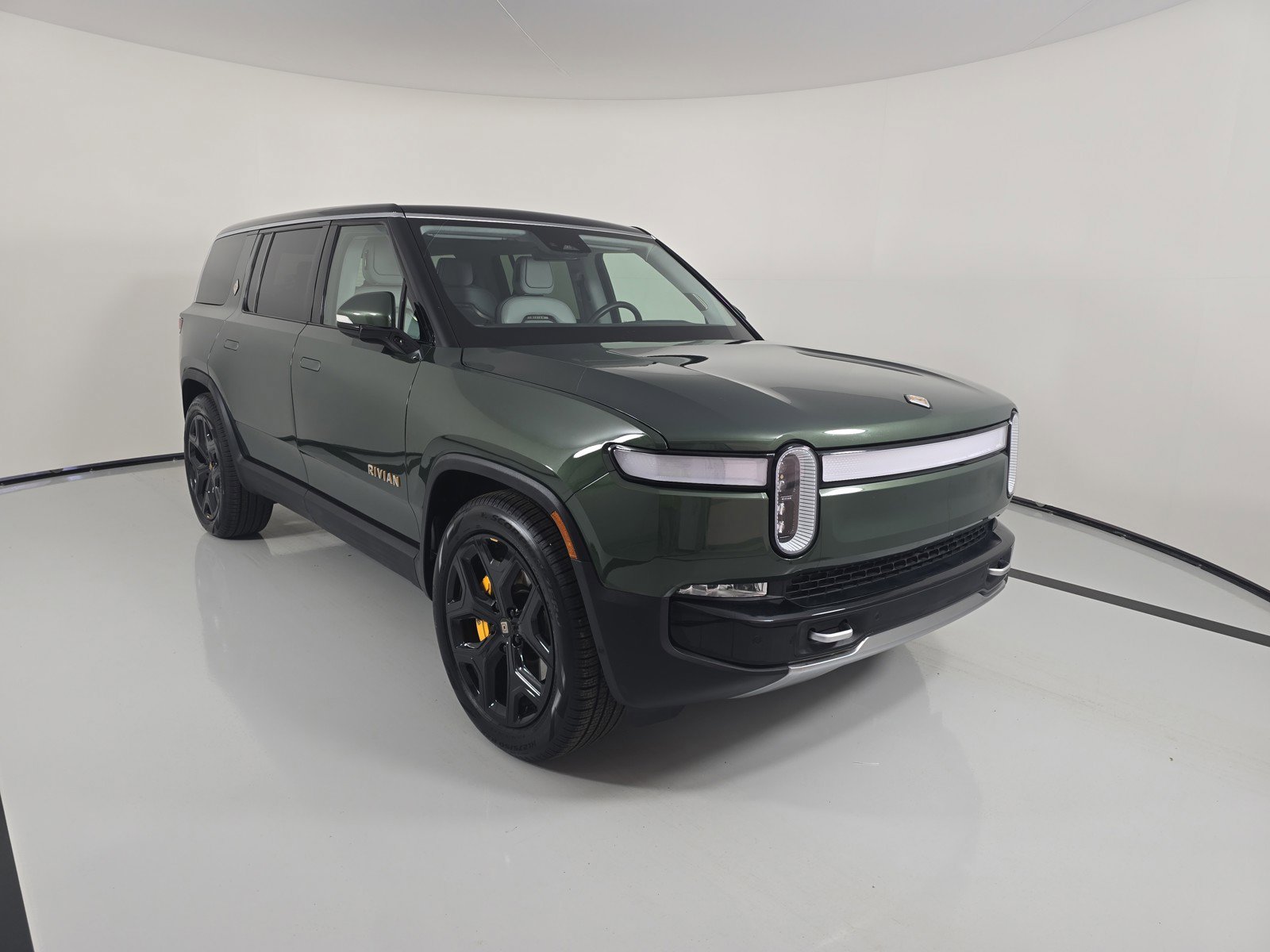 Used 2024 Rivian R1S Adventure AWD/4WD image 7