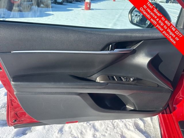 Used 2023 Toyota Camry SE image 16