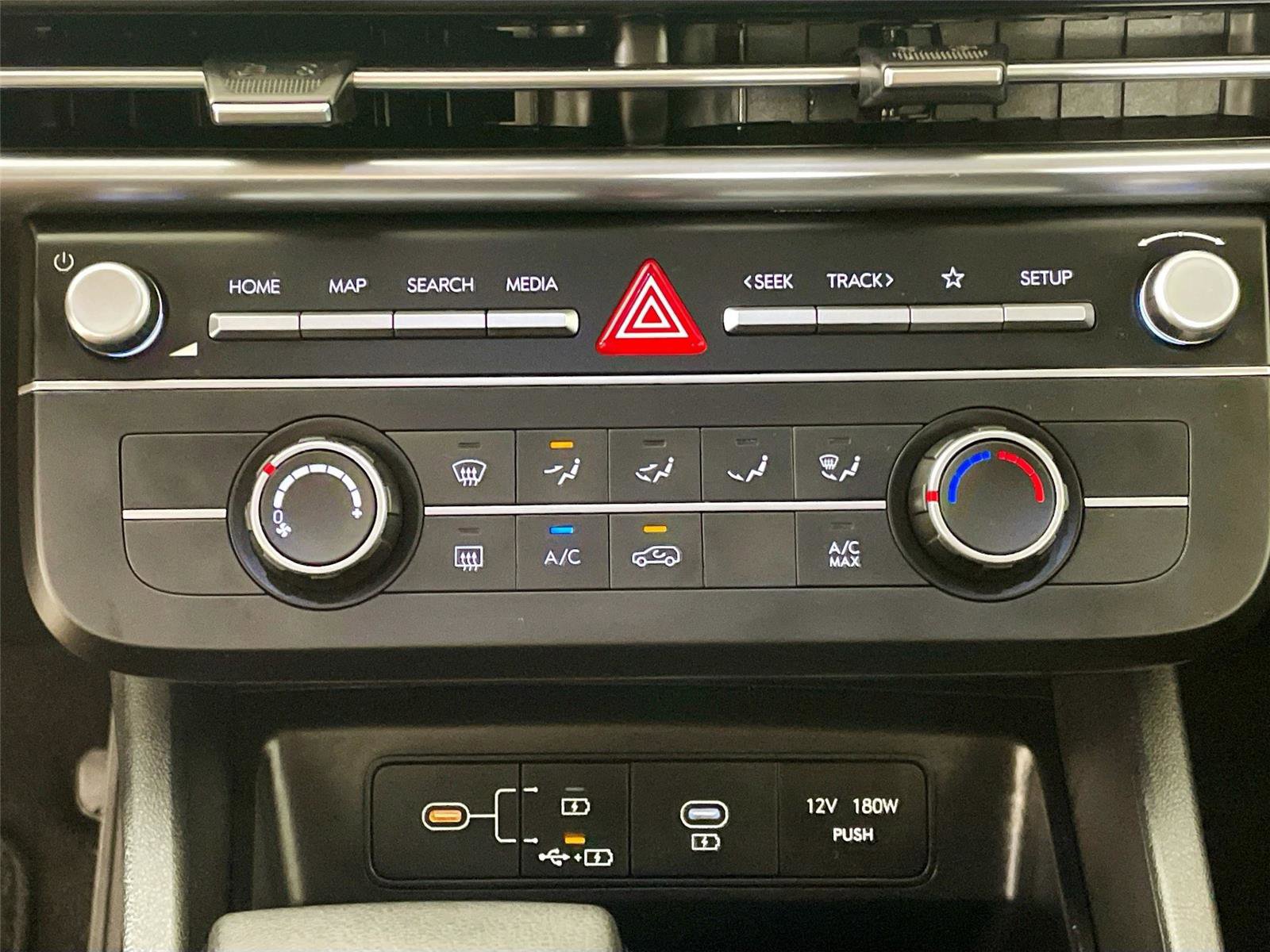 Used 2025 Hyundai Tucson SE image 9