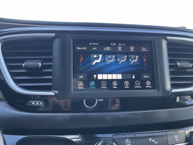 Used 2018 Chrysler Pacifica LX image 48