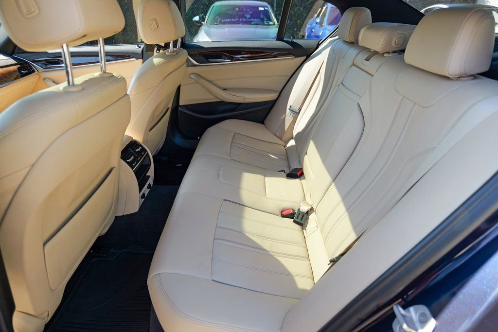 Used 2018 BMW 540i xDrive image 25