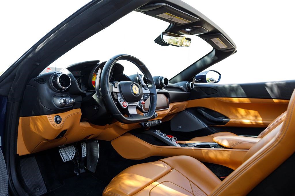 Used 2019 Ferrari Portofino RWD image 25