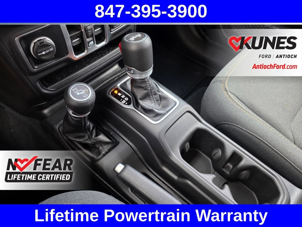 Used 2025 Jeep Wrangler Unlimited Sahara AWD/4WD image 47