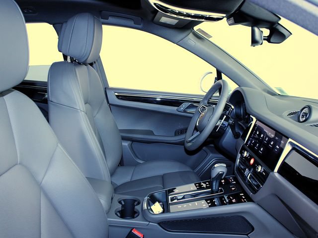 New 2026 Porsche Macan AWD/4WD image 26