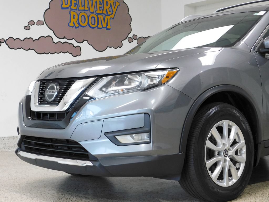 Used 2020 Nissan Rogue SV AWD/4WD image 11